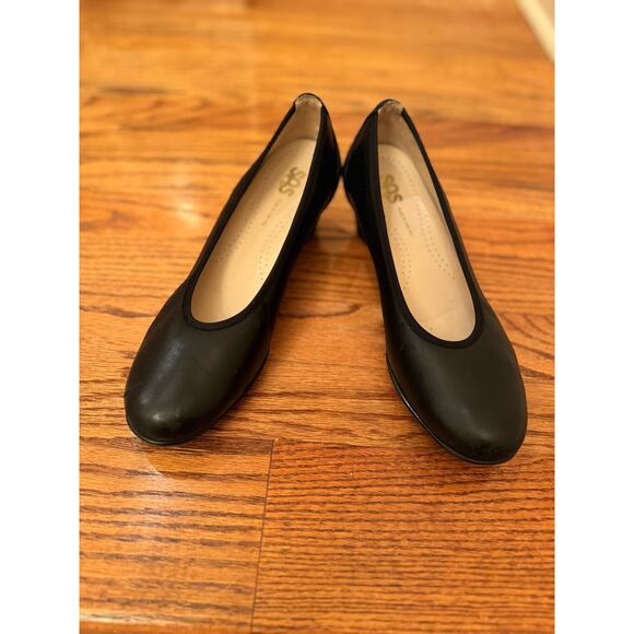 SAS Women’s 8N Narrow Milano Leather Black Slip-On Pump Block Heel Shoe Comfort - Picture 1 of 13